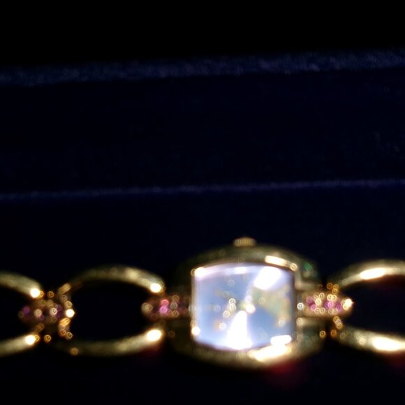 Charming Rare Vintage Disney Store Winnie the Pooh Watch with Purple Stones
